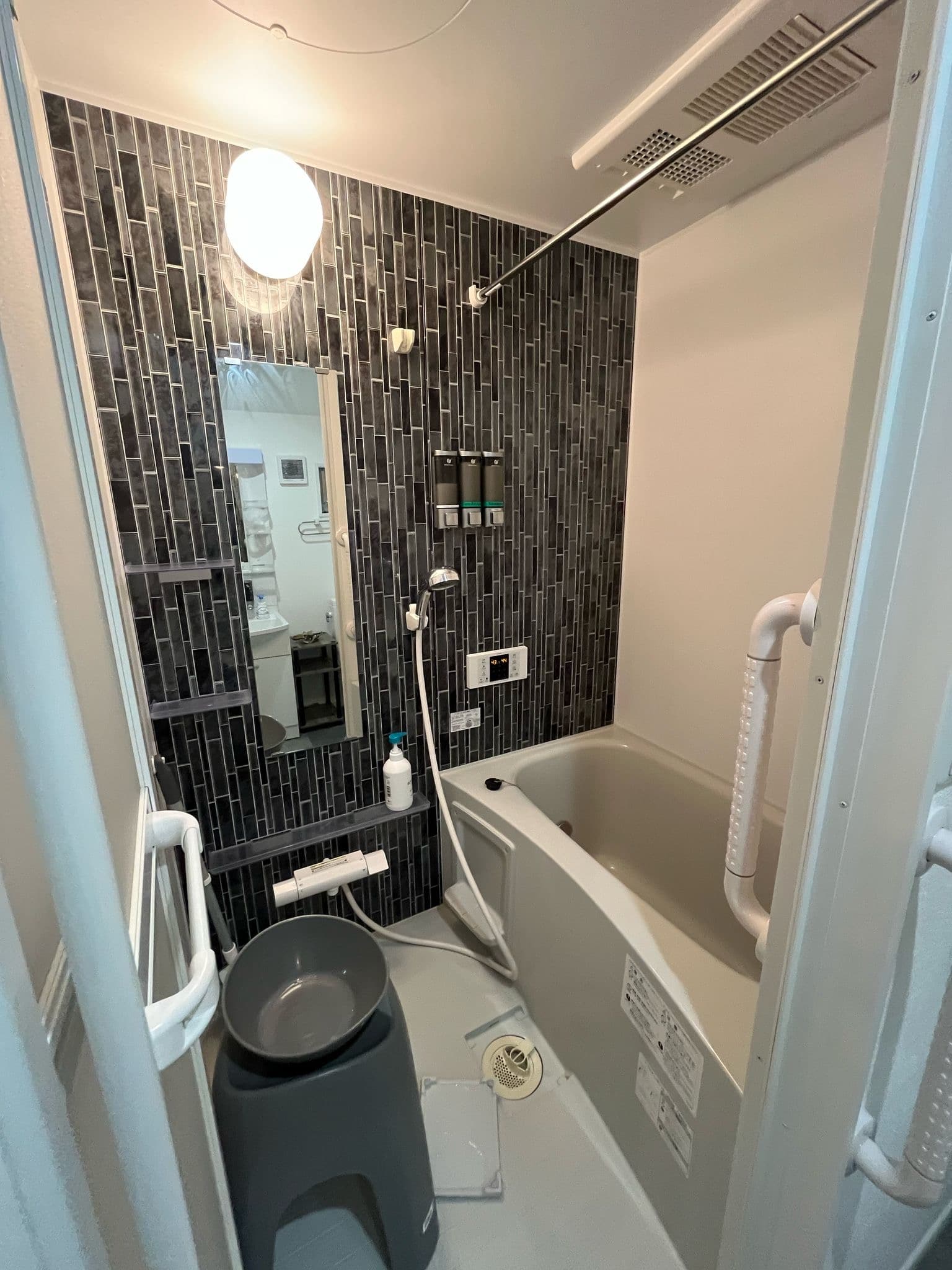 Room 202 - Image 2